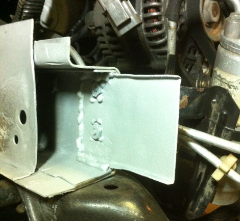 Additional bracing between the new and old chunks of the frame.